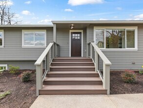 22365 SW Mountain Home Rd in Sherwood, OR - Building Photo - Building Photo