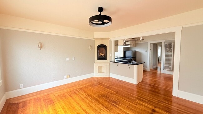 1235 Broadway in Alameda, CA - Building Photo - Building Photo