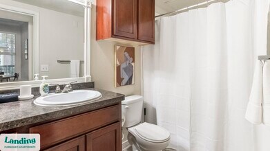8989 West Rd, Unit 318 in Houston, TX - Building Photo - Building Photo