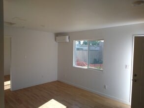 1133 E 101st St in Los Angeles, CA - Building Photo - Building Photo