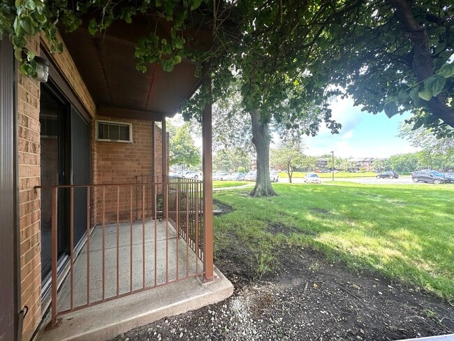 641 Briar Hill Ln in Addison, IL - Building Photo - Building Photo