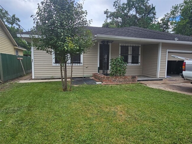 property at 1940 Roxella St
