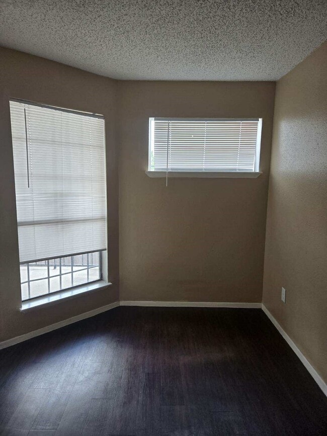 6601 Sands Point Dr in Houston, TX - Building Photo - Building Photo