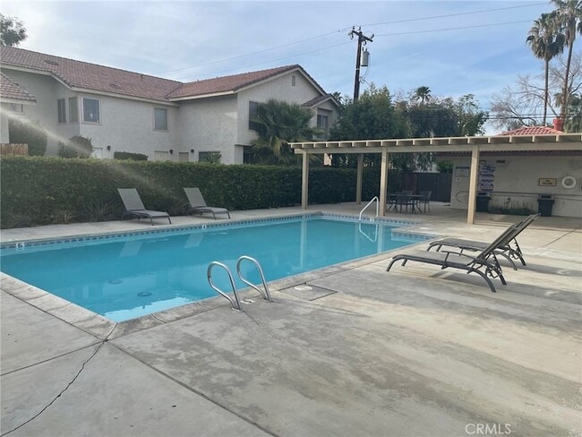 74614 Driftwood Dr, Unit 4 in Palm Desert, CA - Foto de edificio - Building Photo