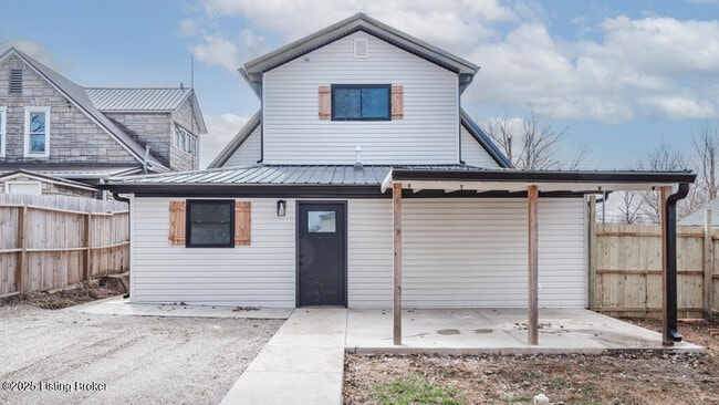 111 E Main St in Vine Grove, KY - Building Photo - Building Photo