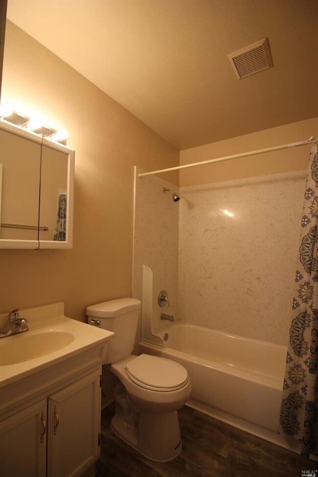 1567 Alamo Dr