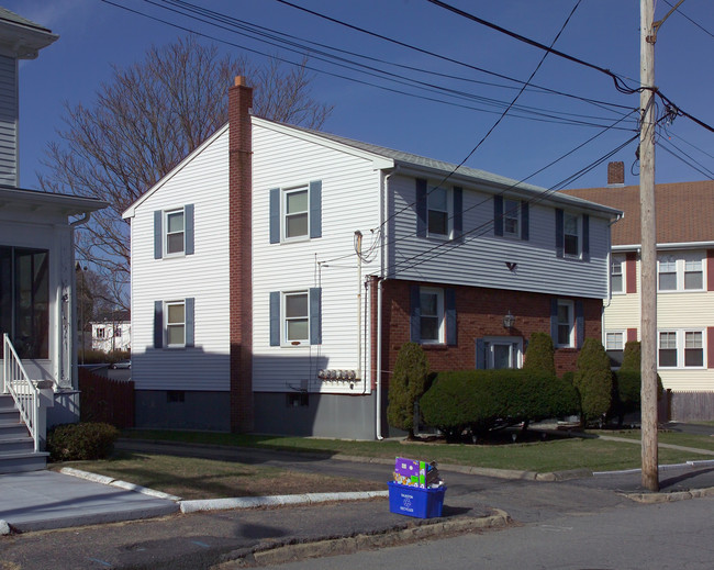 43½ Washburn St in Taunton, MA - Building Photo - Building Photo