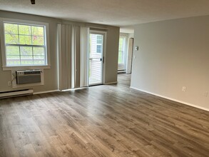 83 Heather Rdg, Unit 83 Heather Ridge in Shelton, CT - Building Photo - Building Photo