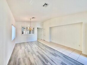 9867 Ashton Pines Ct in Las Vegas, NV - Building Photo - Building Photo