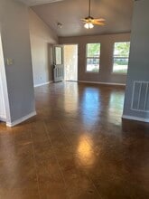 1115 Oakridge Dr in Blanco, TX - Building Photo - Building Photo