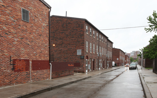 Poppleton Place Apartments in Baltimore, MD - Building Photo - Building Photo