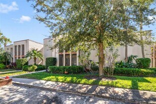 512 Orange Dr in Altamonte Springs, FL - Building Photo