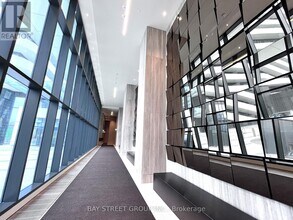 225-2225 Commerce St in Vaughan, ON - Building Photo - Building Photo