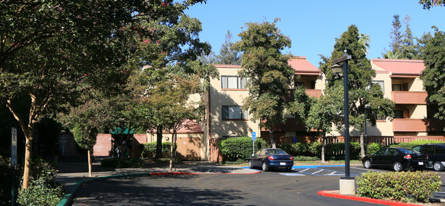 Steamboat Landing in Stockton, CA - Foto de edificio - Building Photo