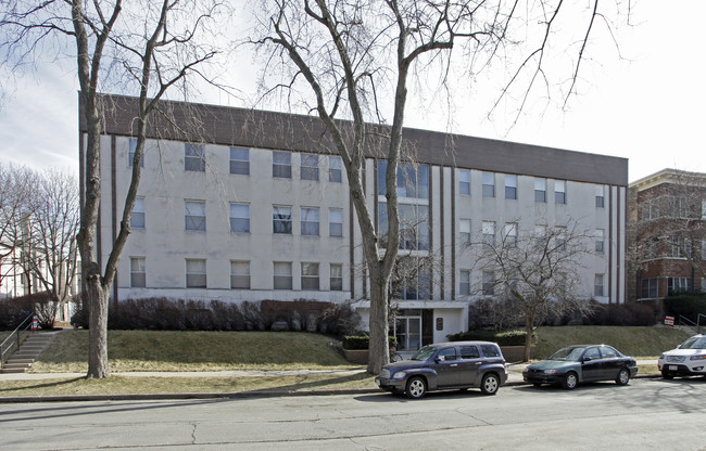 Stowell House Apartments in Milwaukee, WI - Building Photo - Building Photo