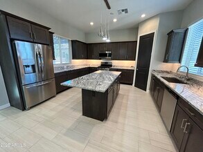 18512 N 65th Pl in Phoenix, AZ - Building Photo - Building Photo