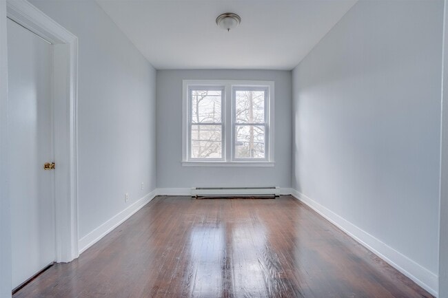678 Liberty Ave in Jersey City, NJ - Building Photo - Building Photo
