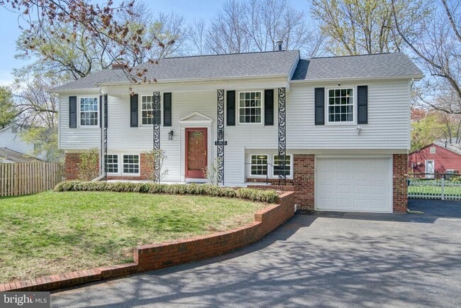 12805 Point Pleasant Dr in Fairfax, VA - Building Photo - Building Photo