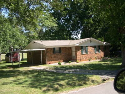 115 Sharon Dr in Cleveland, TN - Building Photo