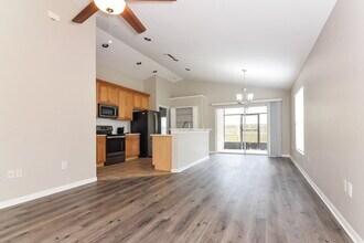 11710 Mango Cross Ct in Seffner, FL - Building Photo - Building Photo