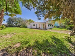 713 6th St in San Leon, TX - Building Photo - Building Photo