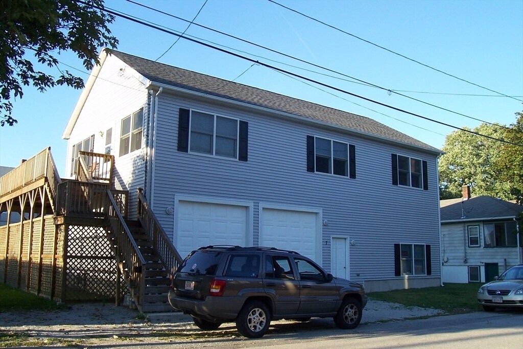 7 J St in Hull, MA - Building Photo