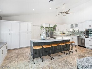 339 4th Ave N in Naples, FL - Building Photo - Building Photo