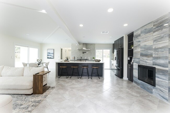 12311 Boulder View Dr