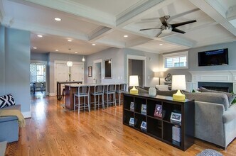 925 S Douglas Ave in Nashville, TN - Foto de edificio - Building Photo