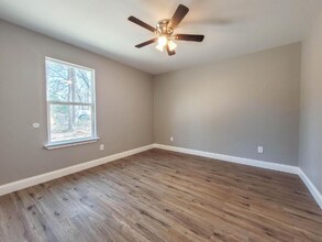 1702 Clark St in Commerce, TX - Building Photo - Building Photo