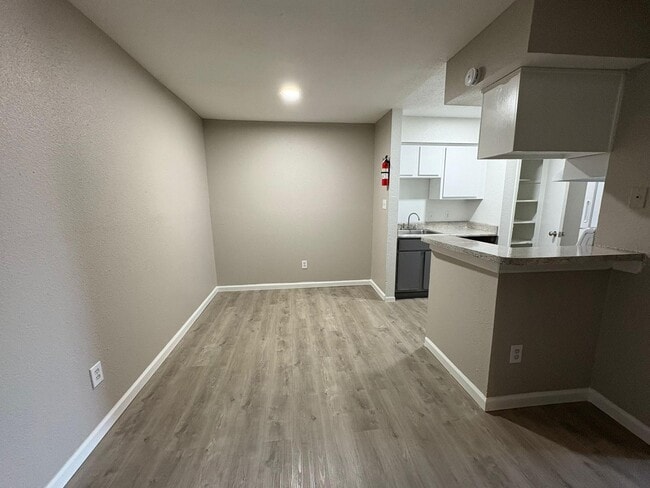 8801 Glencrest Apartments