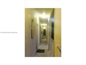 1043 NW 4th St in Miami, FL - Building Photo - Building Photo