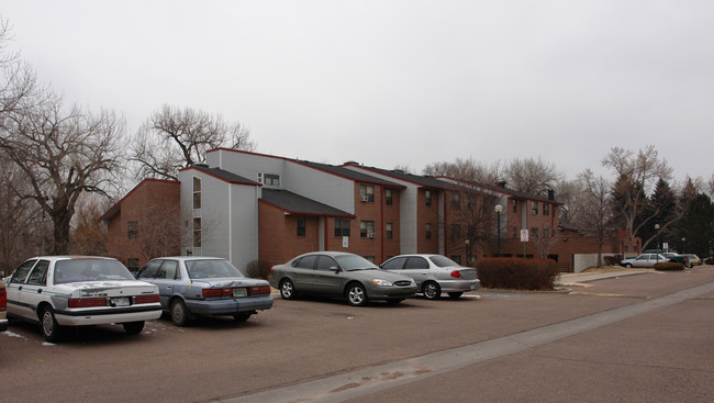 Franklin Square in Colorado Springs, CO - Building Photo - Building Photo