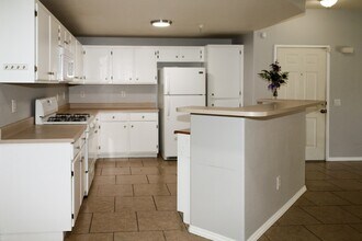 31355 David Ln in Temecula, CA - Foto de edificio - Building Photo