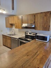 6963 SW 40th St in Miramar, FL - Building Photo - Building Photo