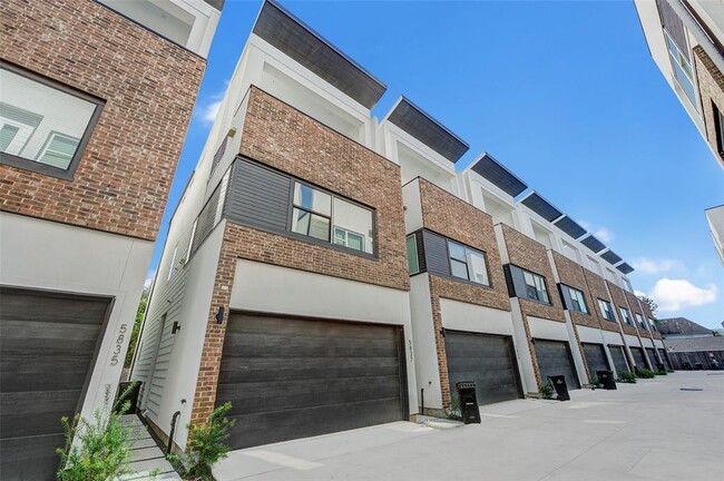 5837 Dolores St in Houston, TX - Building Photo - Building Photo