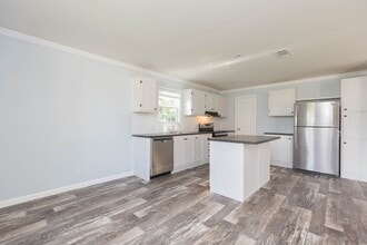 9890 New York Ave in Hudson, FL - Building Photo - Building Photo