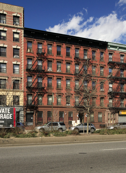 2014-2016 Seventh Ave in New York, NY - Building Photo