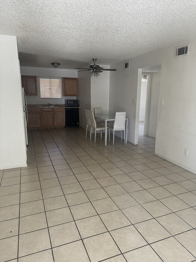465 W Ivyglen St, Unit 22 in Mesa, AZ - Foto de edificio - Building Photo