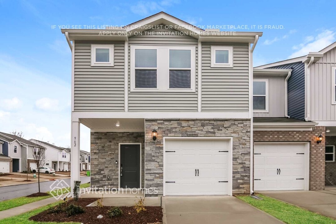 962 Greenville Wy in Knightdale, NC - Building Photo