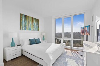 57 Bank St in White Plains, NY - Building Photo - Building Photo