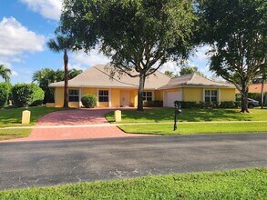 2099 Greenview Cove Dr in Wellington, FL - Building Photo - Building Photo