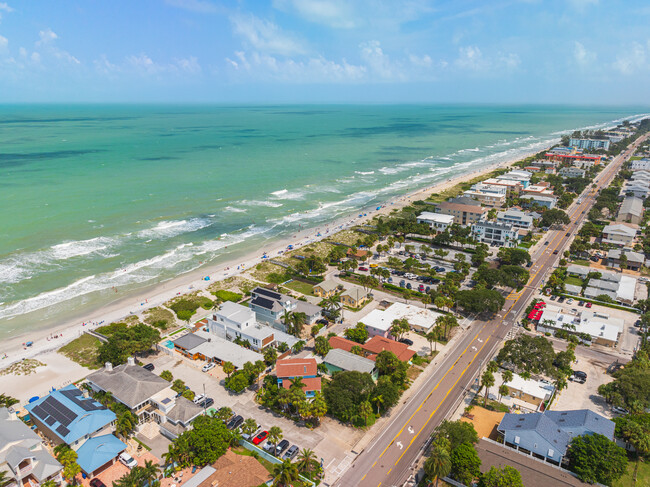 1600 Beach Trail in Indian Rocks Beach, FL - Building Photo - Building Photo