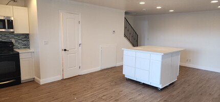 400 Buckeye Terrace in Redding, CA - Building Photo - Building Photo