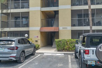 Oakland Forest Club in Oakland Park, FL - Building Photo - Building Photo