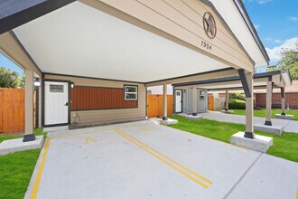7904 Shotwell St in Houston, TX - Foto de edificio - Building Photo