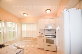 211 NW 187th Ave in Pembroke Pines, FL - Building Photo - Building Photo