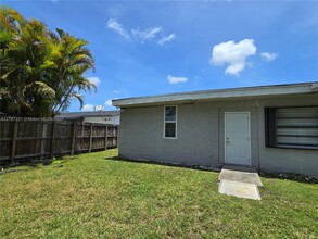 26162 SW 123rd Pl in Homestead, FL - Building Photo - Building Photo