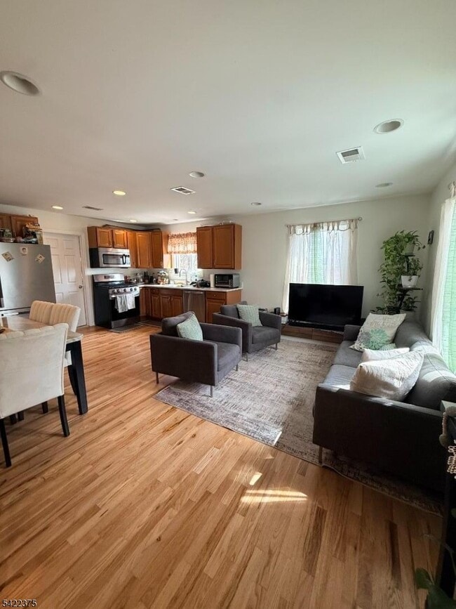 12 Woodside Ave in Haledon, NJ - Building Photo - Building Photo