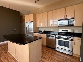 15 S Throop St in Chicago, IL - Building Photo - Building Photo